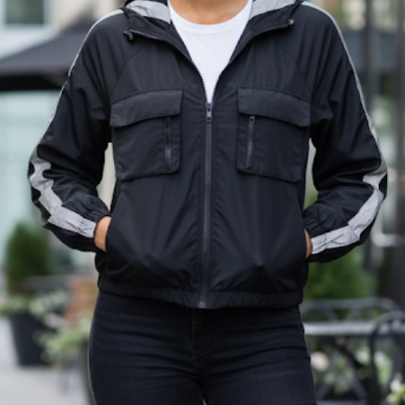 Forever 21 Jackets & Blazers - Forever 21 Colorblock Utility Jacket with Hood Black White Medium
